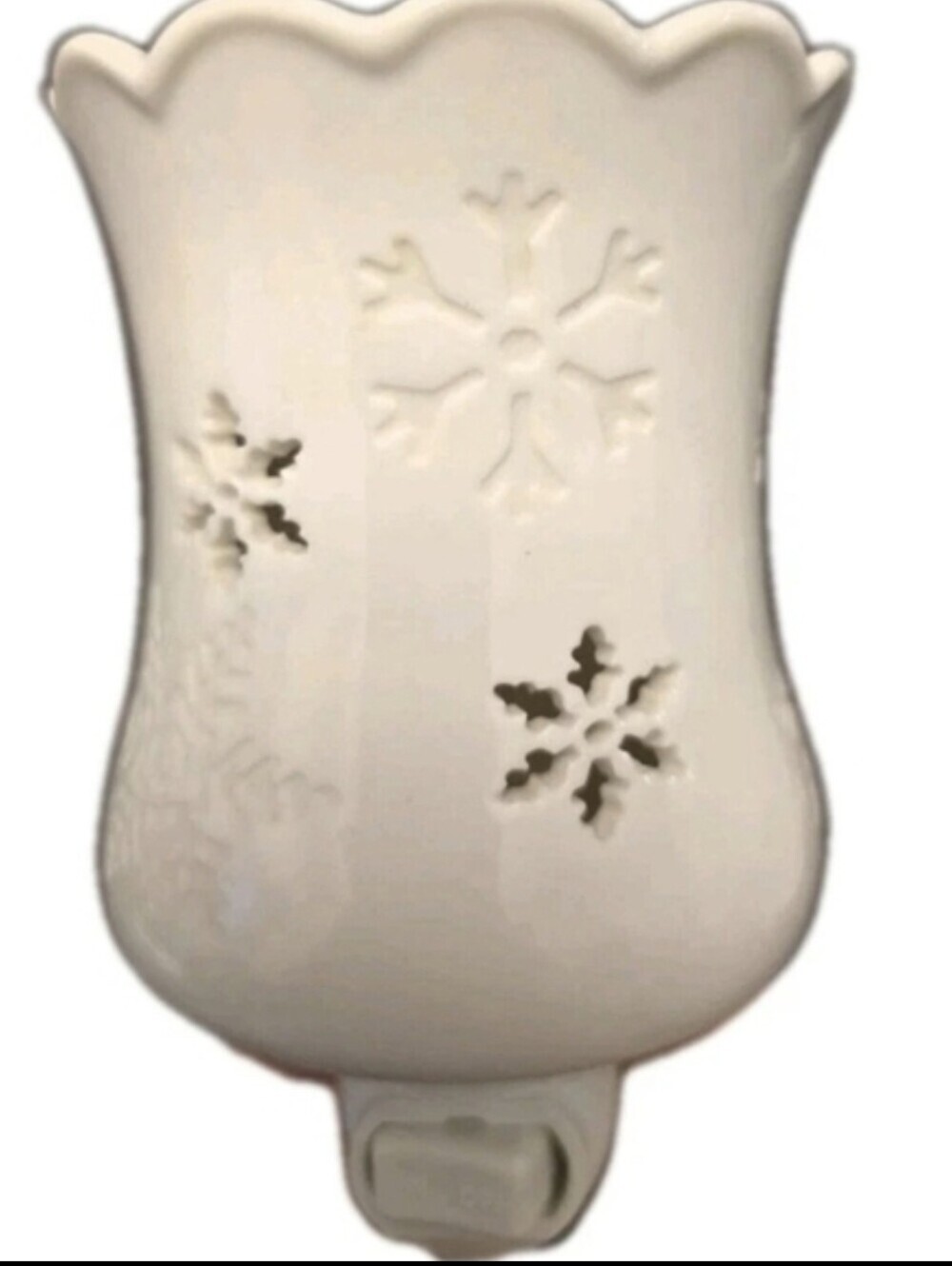 Scentsy Snow Day Plug-In Wax Warmer Holiday Snowflake Night Light Retired Rare